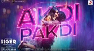 Akdi Pakdi Song Lyrics